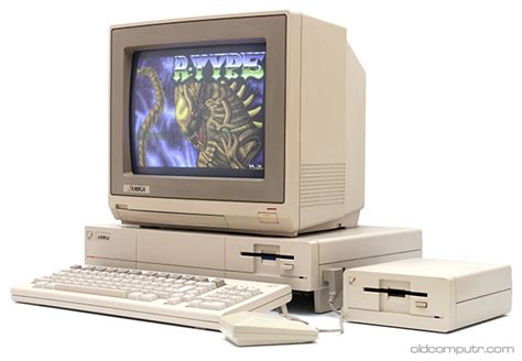 Commodore Amiga 1000 (1985) | Oldcomputr.com