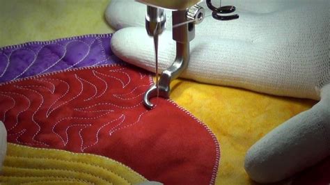 Beginner Machine Quilting Sharp Stippling - Quilting Tutorial with Leah Day | Machine quilting ...