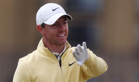 Rory McIlroy makes HUGE CHANGES to his golf bag to start 2023 | GolfMagic