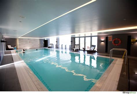 Shangri-La Sydney Pool: Pictures & Reviews - Tripadvisor