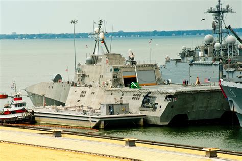 Naval Photos: USS Independence (LCS 2)