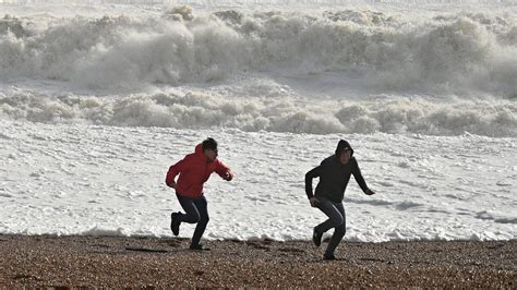 Brighton and Hove Council urges caution when visiting seafront - BBC News