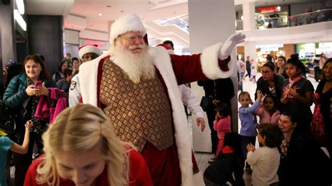 Santa Claus line at mall too long? Not if you pay - Chicago Tribune