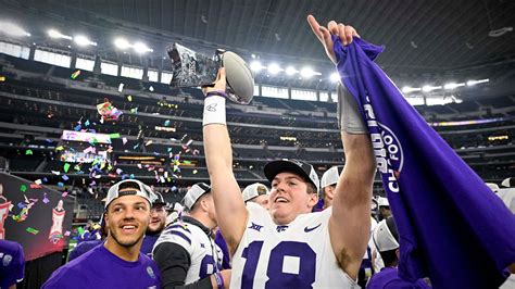 Kansas State football quarterback Will Howard enters transfer portal