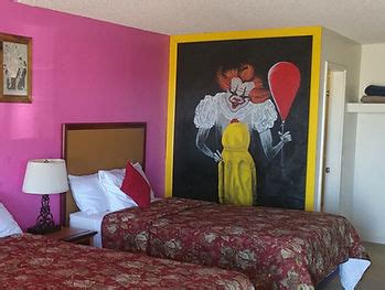 THE ROOMS | THE CLOWN MOTEL