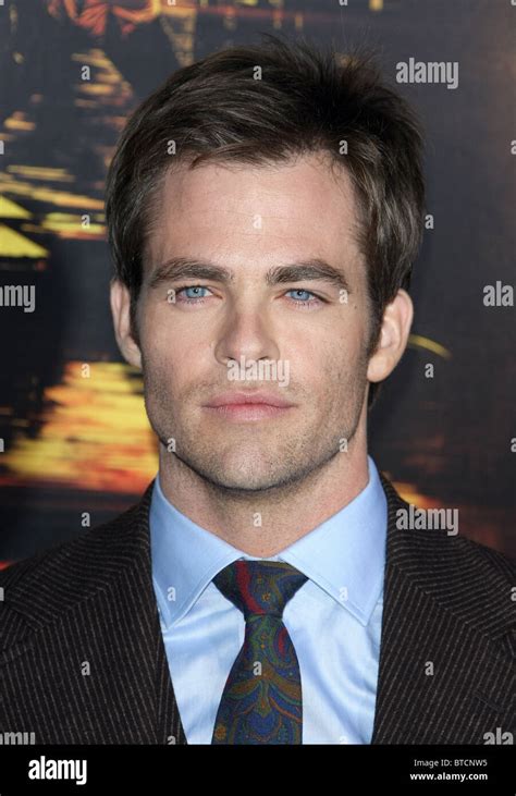 CHRIS PINE UNSTOPPABLE FILM PREMIERE LOS ANGELES CALIFORNIA USA 26 October 2010 Stock Photo - Alamy