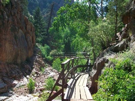 Hiking Trails - Picture of Glen Eyrie Castle, Colorado Springs | Glen ...