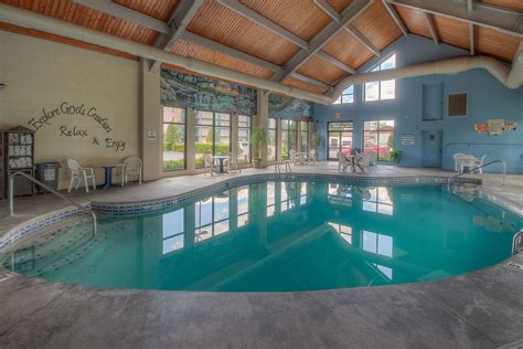 Pigeon Forge Hotel with Indoor Pool - Accommodations by Willow Brook Lodge: Hotel in Pigeon Forge TN