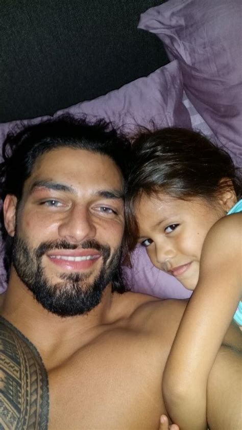 Photo: Roman Reigns And His Daughter - WrestlingInc.com