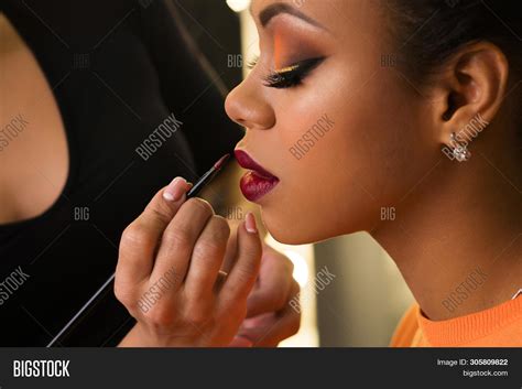 Makeup Artist Working Image & Photo (Free Trial) | Bigstock