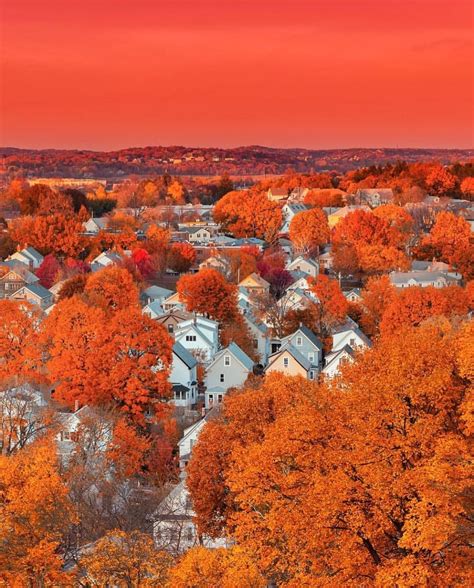 Amazing fall colors in Boston - Massachusetts 🍁🍁🍁 Picture by @greg ...