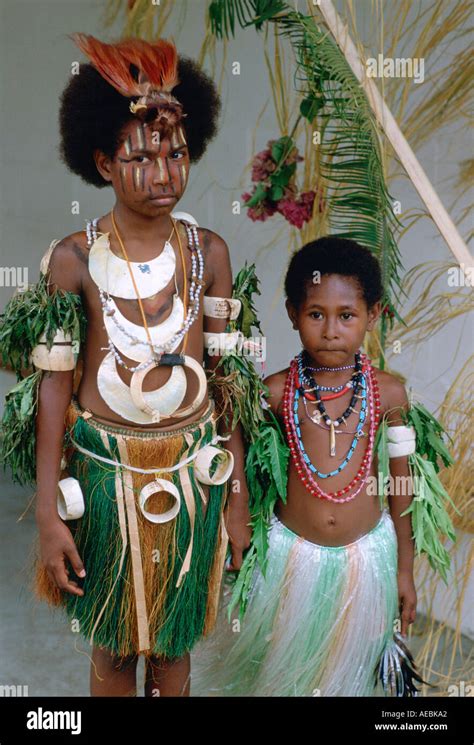 Children in traditional dress Papua New Guinea Stock Photo: 4450209 - Alamy