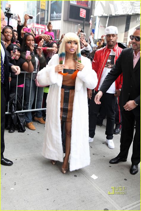 Nicki Minaj Unveils Pink 4 Friday Lipstick!: Photo 2498052 | Nicki Minaj Pictures | Just Jared