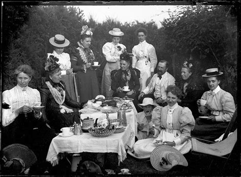 Tea party | Images d'époque, Photographie ancienne, Photos anciennes