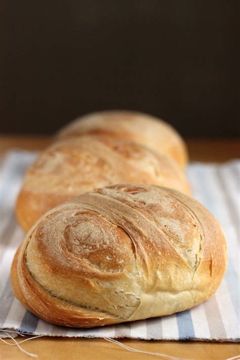 Saturday's bread with durum wheat semolina and Manitoba flour | Brot backen, Backen, Brot