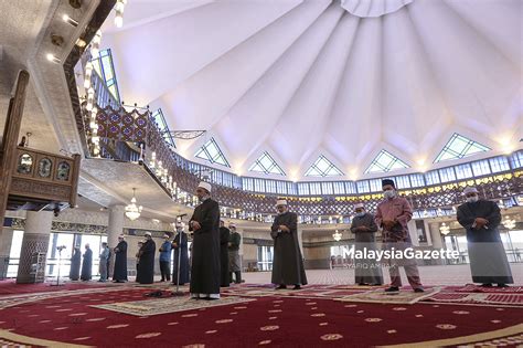 Masjid Negara tunaikan solat Jumaat dengan pengawasan ketat