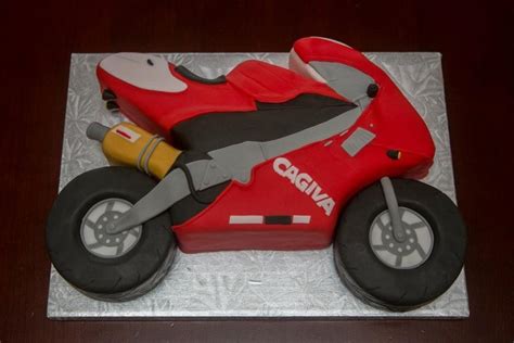 Motorcycle Cake | Motorbike cake, Motorcycle cake, Bike cakes