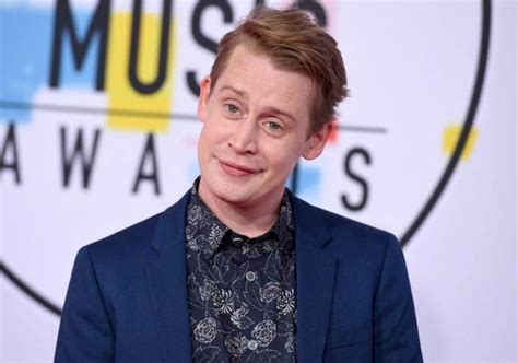 Macaulay Culkin Biography, Age, Wiki, Height, Weight, Girlfriend, Family & More