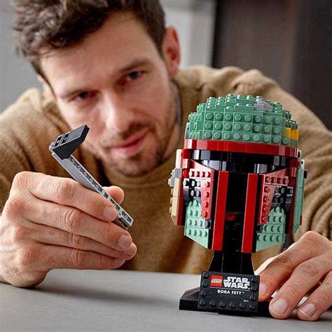 LEGO Star Wars Boba Fett Helmet Building Kit | Gadgetsin