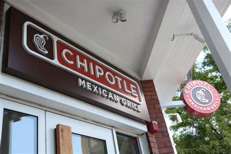 Chipotle's Turnaround Plan Arrives With a Thud