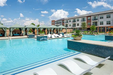 Fort Worth Luxury Apartments | Madera at LeftBank