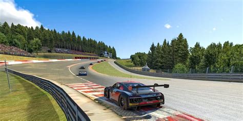 Toe-to-Toe with a 4K+ USD Sim Racing Rig: Gamers Weigh In