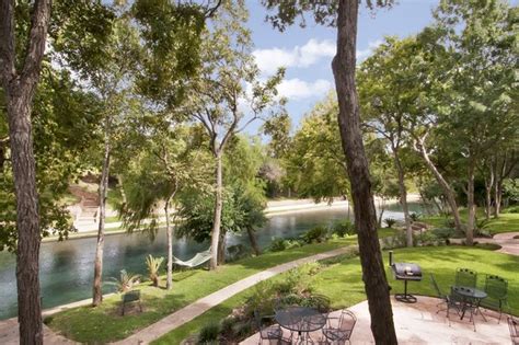 COMAL RIVER COTTAGES - Updated January 2025 - 405 E Zink St, New ...