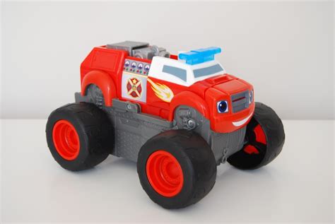 Chic Geek Diary: Blaze and the Monster Machines Transforming Fire Truck ...