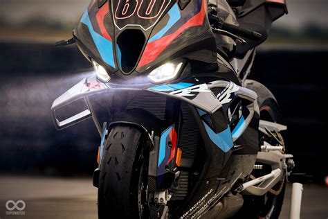 刷秒 買這個就對了！2023 BMW M 1000 RR 極致進化 | SUPERMOTO8