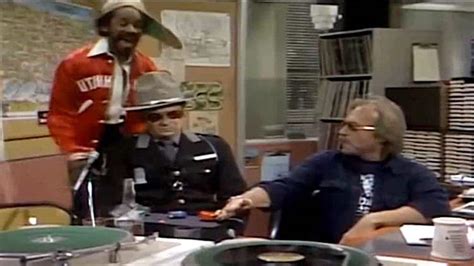 Dr. Johnny Fever Proves He's Immune to Alcohol During a Drunk Reflex Test on 'WKRP in Cincinnati'