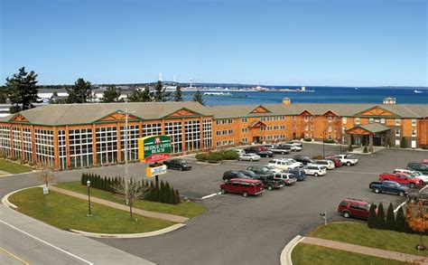 Mackinaw City Hotels: Compare Mackinaw City Hotels