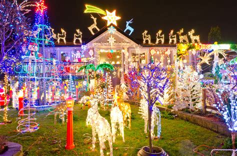 Top 10 Tips and Safety Warnings: Holliday Roof Top Decorations