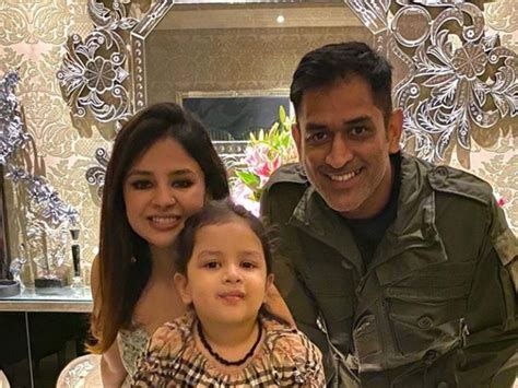 MS Dhoni Family, Biography, Personal life, Facts