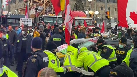 Freedom Convoy protests: Ottawa truckers rallying against COVID vaccine ...