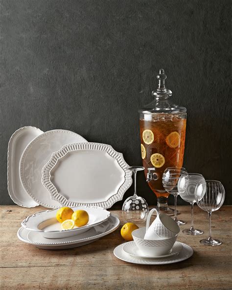 Mikasa 16-Piece Trellis Dinnerware Service