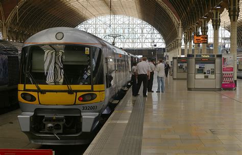 IMGP6983 | Heathrow Express 332003 at London Paddington rail… | Flickr