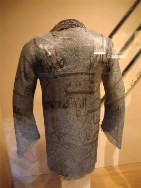 File:Persian chainmail armour, NY Metropolitan Museum of Art.jpg ...