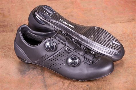 Review: Van Rysel RoadR 900 Carbon Road Cycling Shoes | road.cc