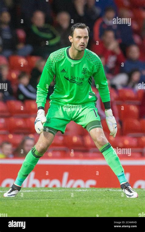 Aberdeen goalkeeper Joe Lewis Stock Photo - Alamy