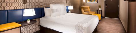 Comfortable and Luxurious Rooms for Business travelers, families and groups