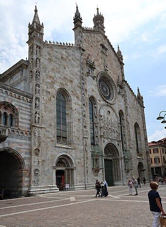 Como Cathedral - Wikipedia