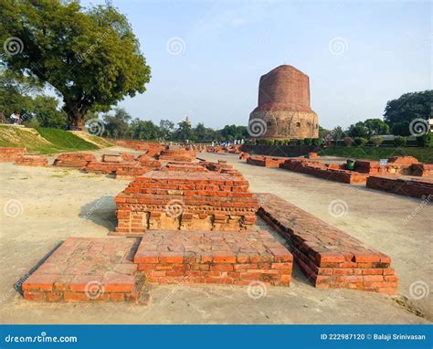 The Dhamekh Stupa and Archaeological Ruins at the Ancient Buddhist Site ...