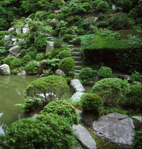 Japanese Gardens - Elements - Paths