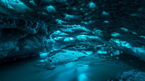 Exploring Vatnajokull Ice Caves in Iceland | Bookmundi