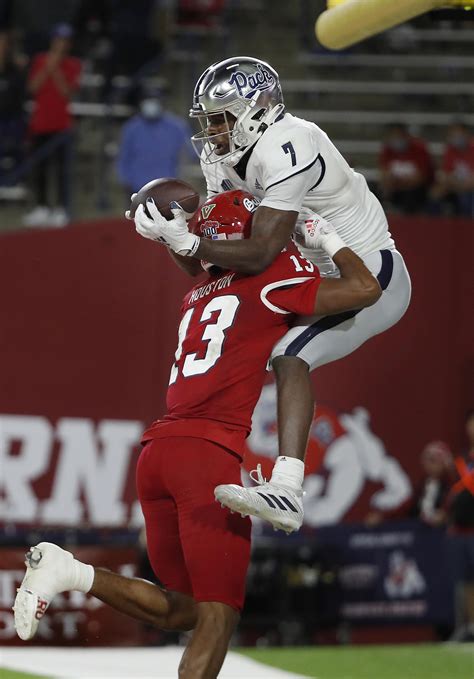 Fresno State holds off Nevada for 34-32 win | AP News