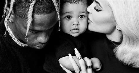 Kylie Jenner shares intimate Thanksgiving family portrait with Travis ...