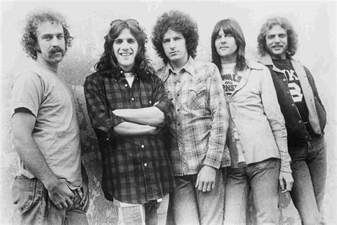 Biographical profile of classic rock band Eagles