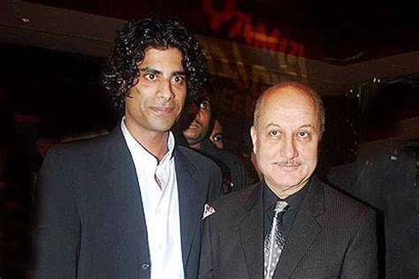 Anupam Kher Wiki, Age, Wife, Family, Caste, Biography & More - StarsWiki