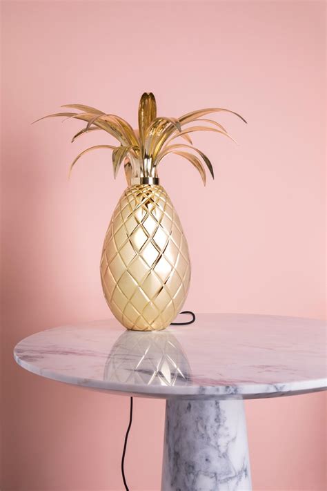 Miranda Pineapple Table Lamp in Brass For Sale at 1stdibs