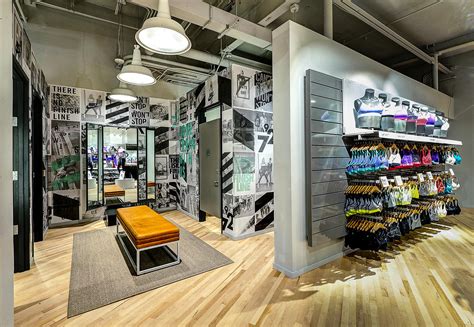 Nike women’s-only store with fitness studio opens in Newport Beach ...